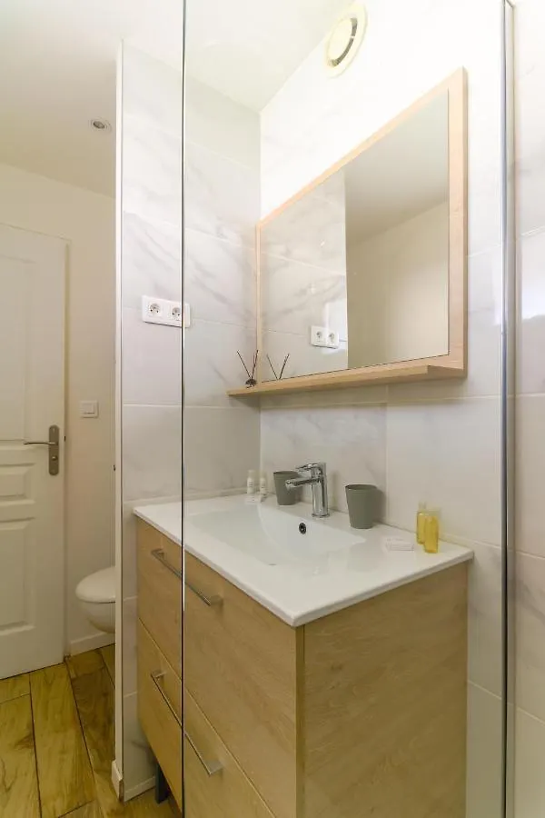 Apartment Select'Sohome - Appartement Renove Au Coeur Du Centre-Ville Du Lavandou - A Proximite Des Plages Et Commerces - Gaia Le Lavandou